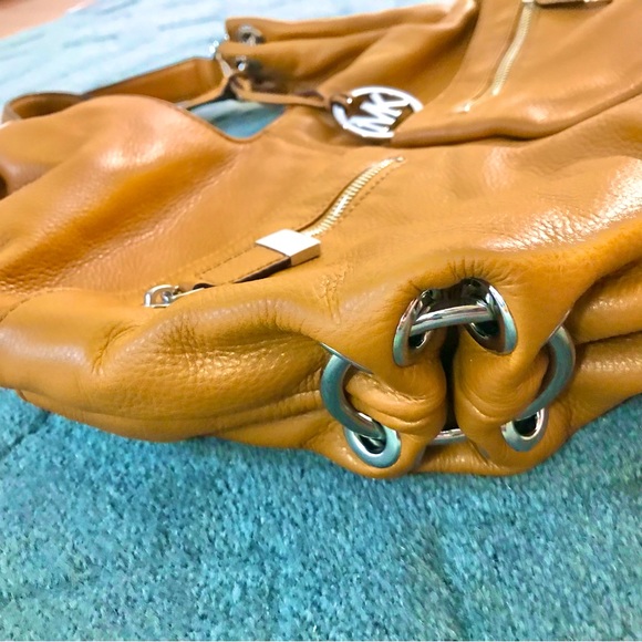 Micheal Kors Vintage Genuine Leather Shoulder Bag Mustard Yellow/Silver Hardware - Picture 3 of 14